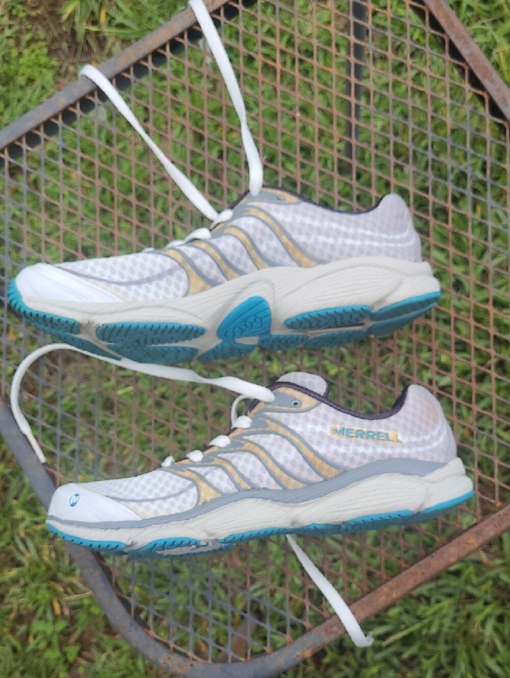 Merrell Lightweight Running Shoe - Picture 3 of 14